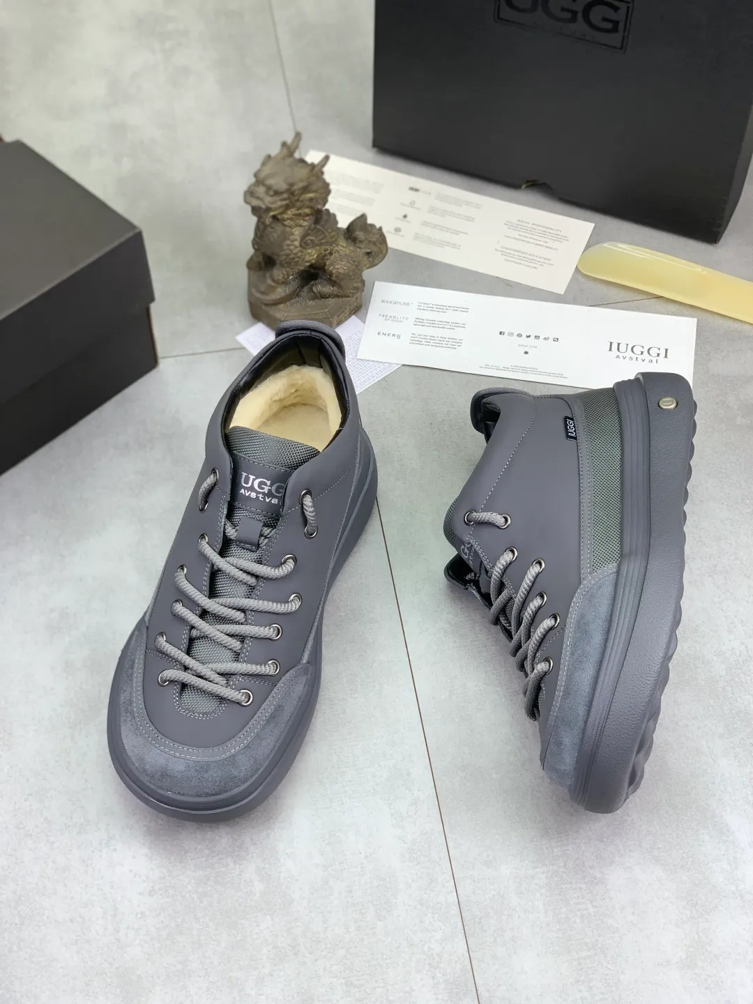 Men's shoes 💰P640 New arrival 🆕🆕🆕 IUGGI Latest fashion products Super cool new thick-soled bread shoes Outdoor sports shoes non-slip and shock-absorbing Ultra-light first-layer cowhide Wear-resistant and stain-resistant Fine texture Australian imported wool lining Comfortable and soft Breathable and non-smelly feet Model: 669-01 Size: 39-44